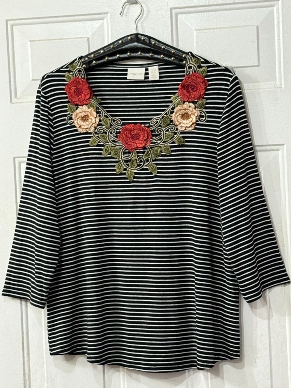 Chico's Sz 12P Knit Top Tee 3/4 Sleeve Black/White Striped Embroidered Appliques